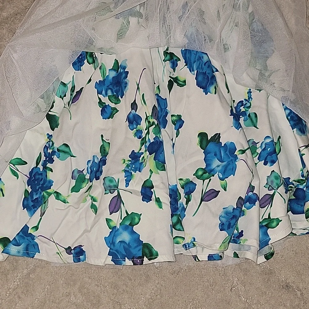 (J1) Danna Belle Floral girl dress size 7y